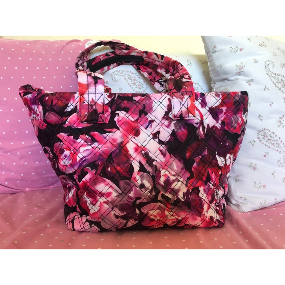 Sondra Roberts Squared Floral Quilted Tote 💕🌸❤️